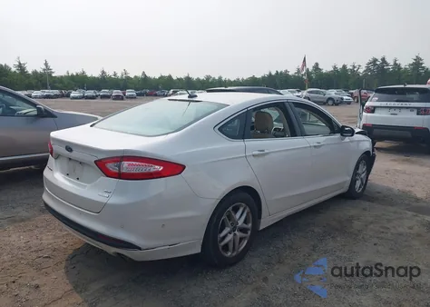 2013 Ford Fusion Se z USA, uszkodzony, nr VIN 3FA6P0HRXDR335254
